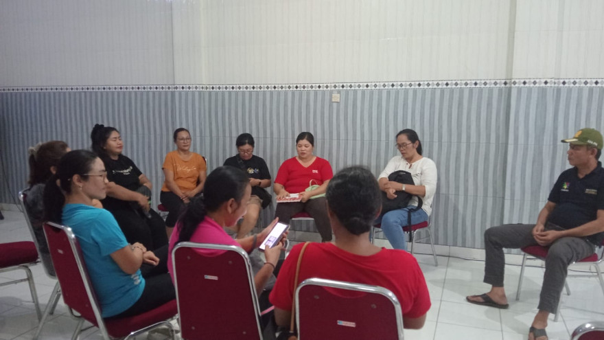 Kegiatan PKK Zumba, arisan dan rapat tentang acara Bulan Bung Karno